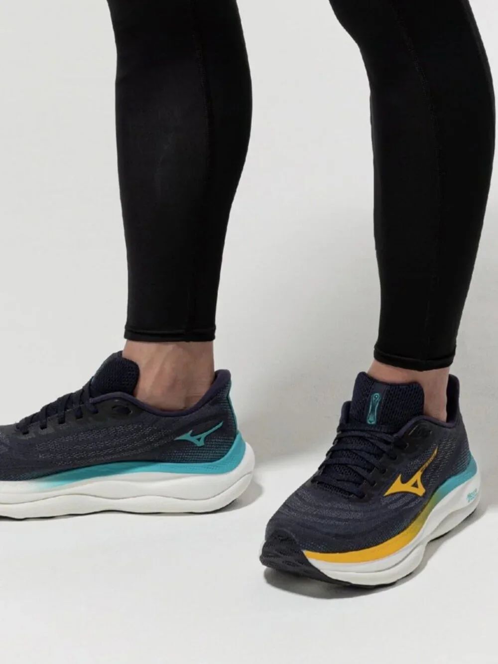 Mizuno Wave Sky 9 Baritone Blue Citrus Capri Bre J1GC250201 Men's Size 11.5 45 E